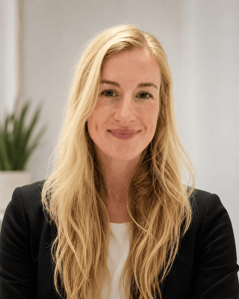 Portrait of Dr Louise Zwiers